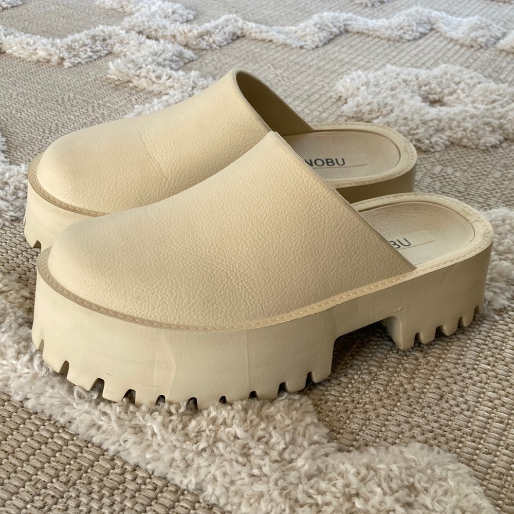 Lug sole clogs - Jefferey Campbell Bae look alike size 8 off white